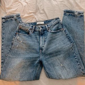 Mom High Rise jeans
